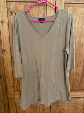 V-Neck Relaxed Tunic Top in Taupe